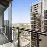 Yarra Riverside 2-Bed Retreat In Prime Location